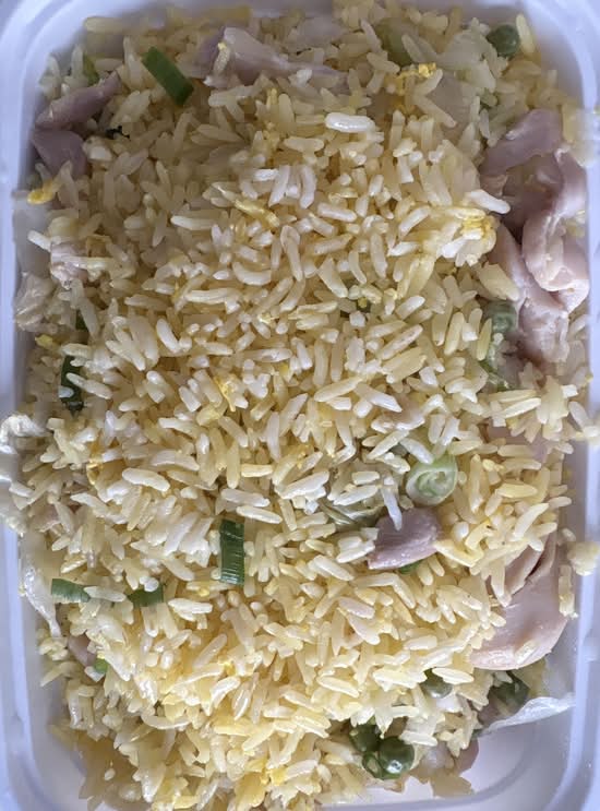 H14生炒雞絲/牛松飯 Chicken or Beef Fried Rice